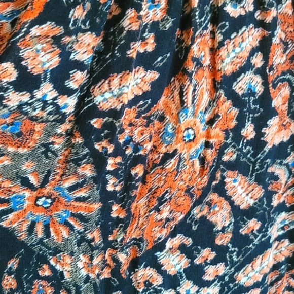 Abercrombie & Fitch flowy top - Picture 3 of 5